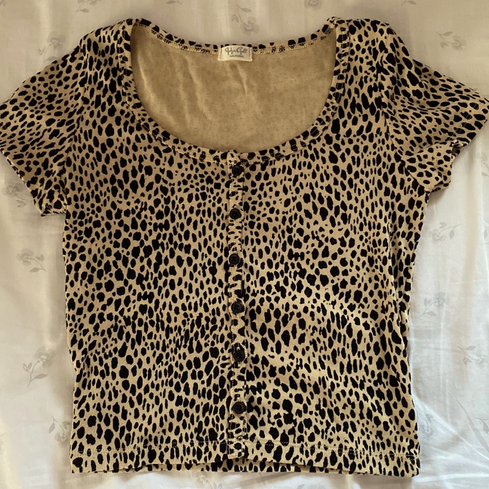 brandy melville zelly top cheetah print!!